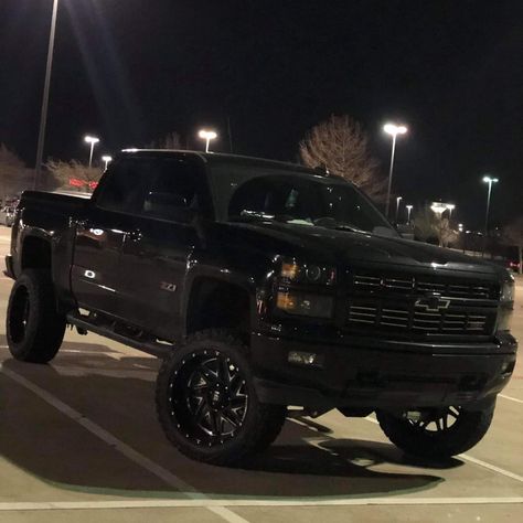 Silverado Truck Lifted, Blacked Out Trucks Chevy, Silverado Truck Aesthetic, Blacked Out Silverado, Black Trucks Aesthetic, Chevy Z71 Lifted 4x4, Cute Trucks For Women, Lifted Black Trucks, Black Silverado Truck