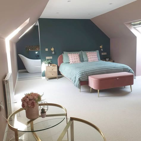 20 loft conversion ideas you need to see | Fifi McGee | Interiors + Renovation Blog Loft Bedroom Decor, Loft Room Ideas, Loft Conversion Bedroom, Dormer Loft Conversion, Attic Bedroom Designs, Loft Bathroom, Small Loft, Attic Bedrooms, Attic Renovation