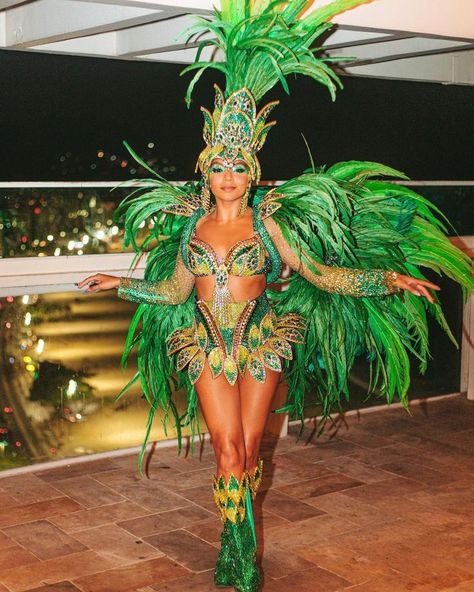 Brazil Festival Rio Carnival Outfit, Carnival Rio Outfit, Carnival Outfit Brazil, Brazil Festival Rio Carnival, Brazil Costume, Brazil Carnival Costume, Carnivale Costume, Rio Carnival Costumes, Brazil Festival