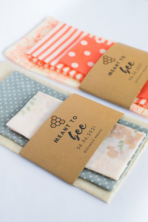 DIY Beeswax Wraps with Free Printable + Editable Favor Labels Diy Beeswax Food Wrap, Diy Farmstand, Beeswax Wraps Diy, Bees Wax Wrap Diy, Beeswax Paper, Beeswax Bag, Diy Beeswax Wrap, Bees Wax Wraps, Beeswax Food Wraps