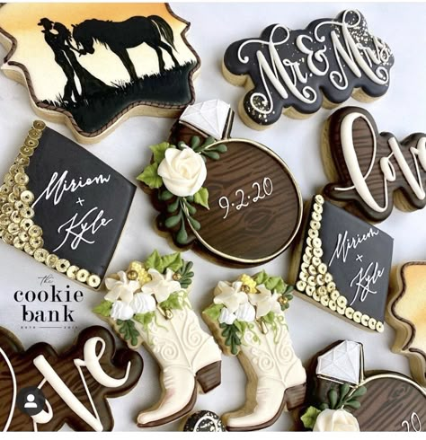 Cowgirl Bridal Shower, Western Bridal Showers, Bachelorette Cookies, Rodeo Birthday Parties, Bridal Cookies, Small Backyard Wedding, Cowboy Cookies, Sugar Cookie Icing, Bridal Shower Cookies