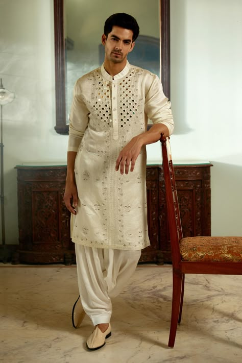 Kurta Designs Men's, Latest Kurta Designs, Indian Wedding Clothes For Men, Wedding Kurta For Men, Embroidery Mirror, Pink Kurta, Kurta Men, Kurta Set For Men, Mens Kurta Designs