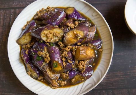 Chinese Eggplant Recipe with Garlic Sauce - The Seasoned Wok Chinese Eggplant Recipes, Steamed Eggplant, Eggplant With Garlic Sauce, Recipe With Garlic, Chinese Eggplant, Braised Chicken Breast, Healthy Eggplant, Healthy Chinese, Garlic Sauce Recipe