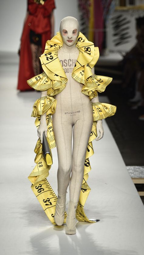 The Most WTF Moments From The Moschino Runway #refinery29uk Moschino Runway, Camp Fashion, Conceptual Fashion, Weird Fashion, Futuristic Fashion, Fashion Inspiration Design, 가을 패션, Fashion Sketches, Costume Design