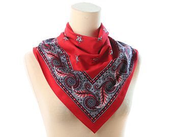 Bandana Neck Outfit, Bandanna Around Neck, Bandana Reference, Bandana Around Neck Outfit, Bandana On Neck, Bandana Around Neck, Slugterra Oc, Neck Kerchief, Clothing Study