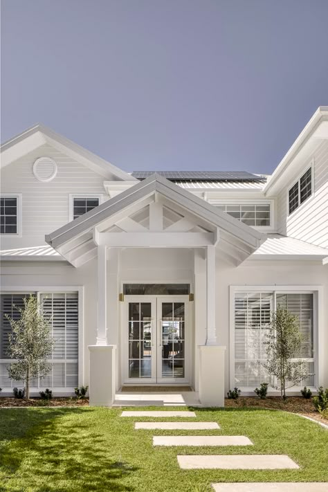 Love this covered entrance before our front door Hamptons Style House Exterior, Modern Hamptons House, Hamptons Home Exterior, Hamptons Style Exterior, Hamptons Exterior, Modern Queenslander, Hamptons Facade, Hampton Style House, Hamptons House Exterior