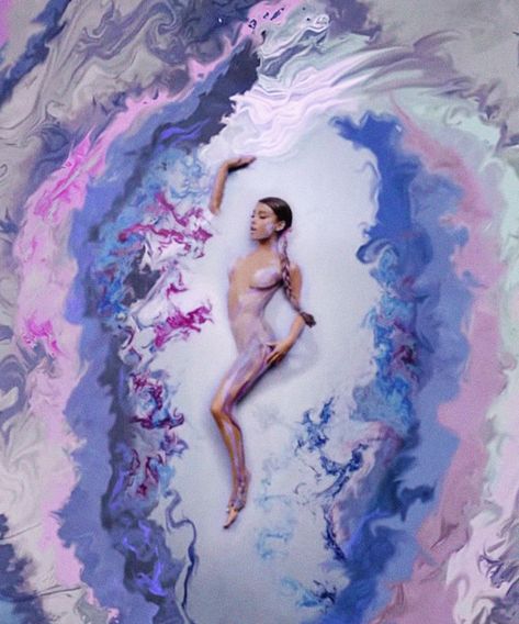 All The Details From THAT Scene In Ariana Grande's "God Is A Woman" #refinery29 https://www.refinery29.com/en-gb/2018/07/204925/ariana-grande-god-is-a-woman-body-painter-interview Tekstovi Pesama, Ariana Grande Body, O Keeffe Paintings, God Is A Woman, Ariana Grande Wallpaper, Ariana Grande Photoshoot, Purple Paint, Photoshoot Themes, Painting Process