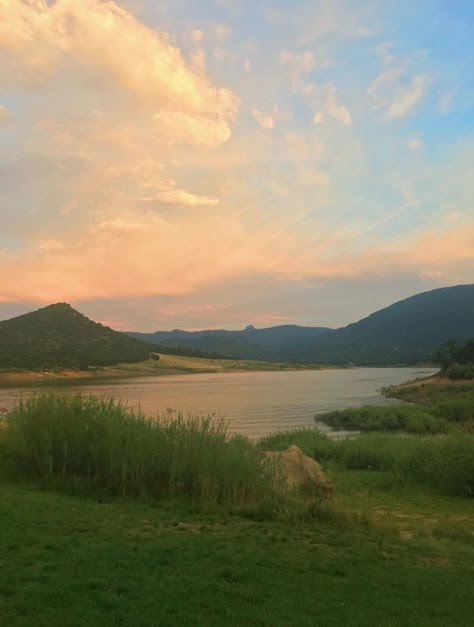 Grassy Mountain Landscape, Grassy Hills Aesthetic, Twilight Meadow Aesthetic, Meadow Landscape Photography, Meadow Reference, Mountain Lake Aesthetic, Calm Nature Aesthetic, Grassy Mountains, Aesthetic Meadow