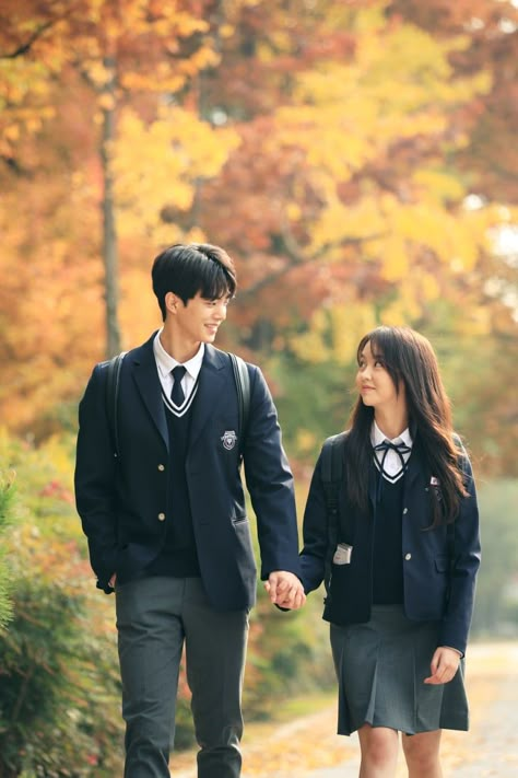 Korean Couple Photoshoot, Love Alarm, Kim So Hyun, Song Kang, Korean Couple, Love Couple Images, Couple Photoshoot, Cute Love Couple Images, Couple Images