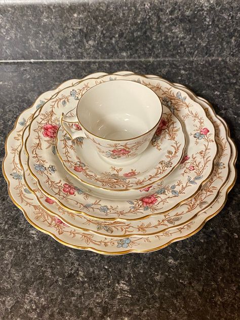 VINTAGE BOOTHS FLORAL CHINE  This is a beautiful design Scalloped edges floral design with Gold trim. I have several pieces available. Some have crazing which will be noted. Many are in great condition.  *Gravy Boat with Attached Underplate since moving handle has been broken reduced to $29.99 from $49.99 *Dinner plate- Width: 10 1/2 in. * saucer/ cup * sugar dish (glued top) * creamer ( glued handle) platter listed also Cute Dishes Sets Dinnerware, Cute Dishes Sets, Antique Plates Ceramic, English Plates Vintage, Vintage Flower Plates, Crockery Design, Floral China, Antique Floral Plates, Porcelain Plates Floral