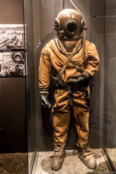 Old Diving suit | mohamed saadat | Flickr Old Diving Suit, Diving Outfit, Deep Sea Diving Suit, Deep Sea Diver Art, Navy Diver, Diving Helmet, Deep Sea Diver, Deep Sea Diving, Sea Diving