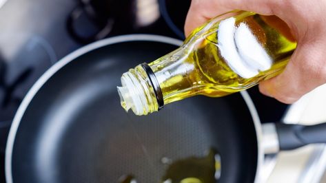 Setting the record straight on cooking oil myths Uses For Baking Soda, Baking Soda Shampoo Recipe, Healthy Cooking Oils, Baking Soda Uses, Baking Soda Shampoo, Cooking Oils, Dash Diet, Peanut Oil, Healthy Oils