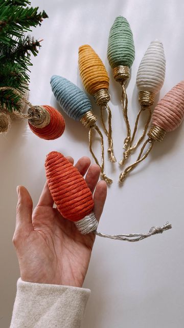 2024 Ornaments Diy, Macrame Christmas Bulbs, Diy Sun Ornament, Christmas Tree Yarn Ornaments, Macrame Christmas Lights, Christmas Crafts At Home, Home Made Ornaments For Adults, Kids Ornaments Craft, How To Make Christmas Ornaments Easy Diy