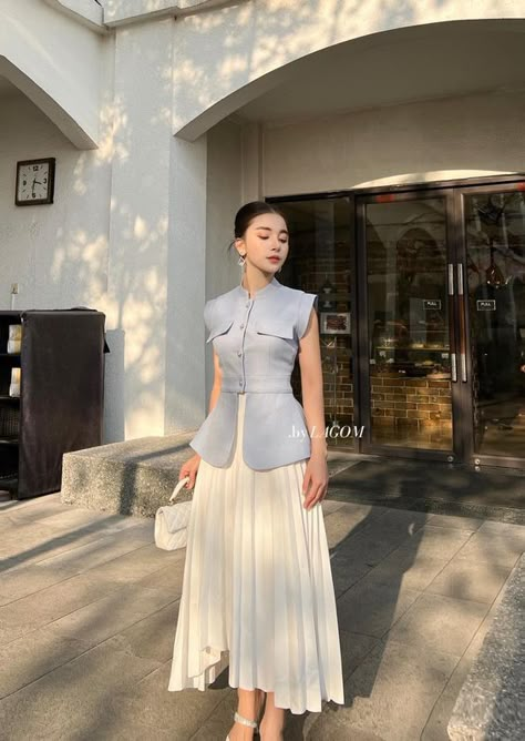 Office Elegant Outfit, Elegant Outfit Modest, Korean Fashion Dress Classy Women, Classy Outfits Summer Chic, Korean Outfits Formal, Corp Core Fashion, Formal Elegant Outfit Classy, Aesthetic Formal Outfits, Elegant Korean Outfit