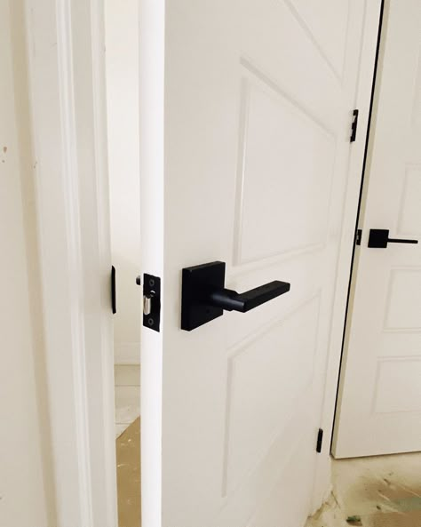 Black Door Handles On White Doors Interior, White Indoor Doors Black Handle, Bedroom Door Handles Black, Black Handles On White Doors, Modern White Doors With Black Hardware, White Internal Door Handles, White Bedroom Doors With Black Handles, Black Door Knobs On White Doors Interior, Black Door Handles Interior White Door