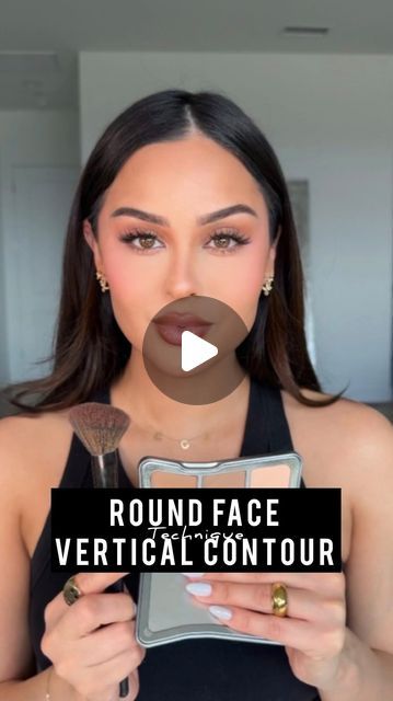 Contouring For Round Face Shape, Contour Round Asian Face, Contour On Round Face, Contouring And Highlighting Round Face, Makeup For Flat Face, Makeup To Slim A Round Face, Makeup Contour For Round Face, Dark Skin Round Face Makeup, Contour For A Round Face