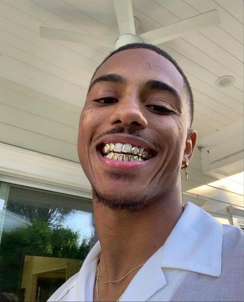 Men With Grills, Grillz Men, Mouth Grills, Male Crush, Girl Grillz, Keith Powers, Grillz Teeth, Gold Grill, Fine Guys