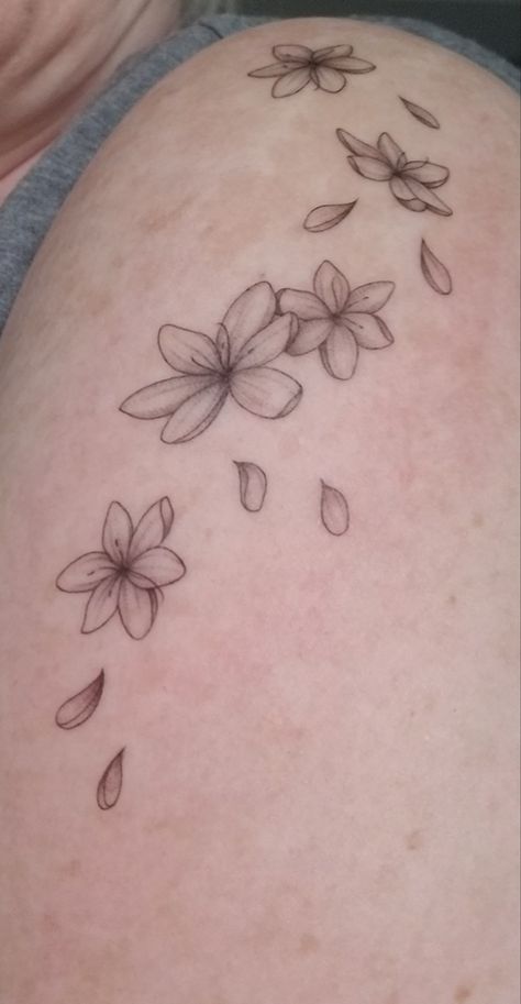 Petals In The Wind Tattoo, Flower Pedals Tattoo, Cherry Blossom Falling Petals Tattoo, Falling Flower Petals Tattoo, Flower Petal Tattoo Falling, Falling Flowers Tattoo, Cherry Blossom Petals Tattoo, Petals Tattoo Design, Flower Petals Tattoo