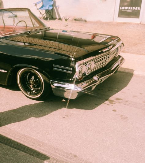 Lowriders Aesthetic, Lowrider Aesthetic, Lowrider Photography, Lowrider Wallpaper, Chicano Aesthetic, Logan Core, Low Rider Art, Blacked Out Cars, Gangsta Art