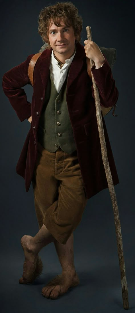 Old Bilbo Baggins, Bilbo Baggins The Hobbit, Bilbo Baggins Cosplay, Bilbo Baggins Aesthetic, The Hobbit Dwarves, Hobbit Fashion, Hobbit Characters, Lord Of The Rings Hobbits, The Hobbit Characters