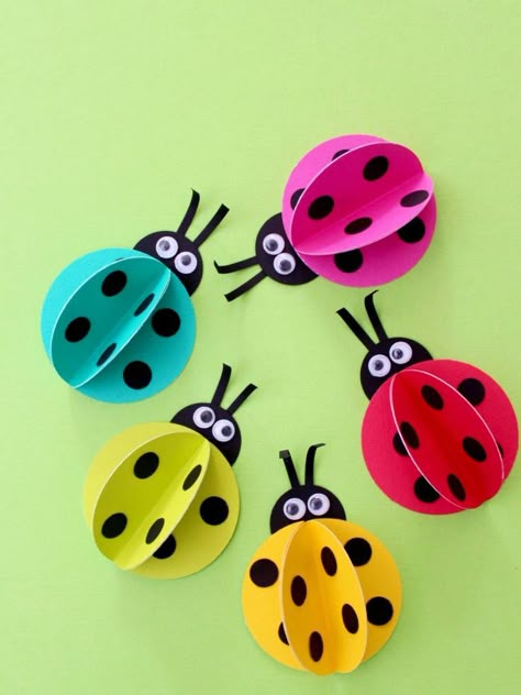 Insect Crafts, Idee Babyshower, Ladybug Crafts, Round Pen, Bug Crafts, Small Tools, Hand Crafts For Kids, Circle Punch, Kraf Diy