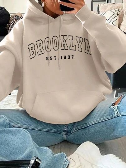 Sweatshirt Outfits, Cheap Sweatshirts, Women Sweatshirts, Yellow Hoodie, Quick Outfits, Cute Preppy Outfits, Sweatshirt Outfit, Easy Trendy Outfits, Winter Sweatshirt