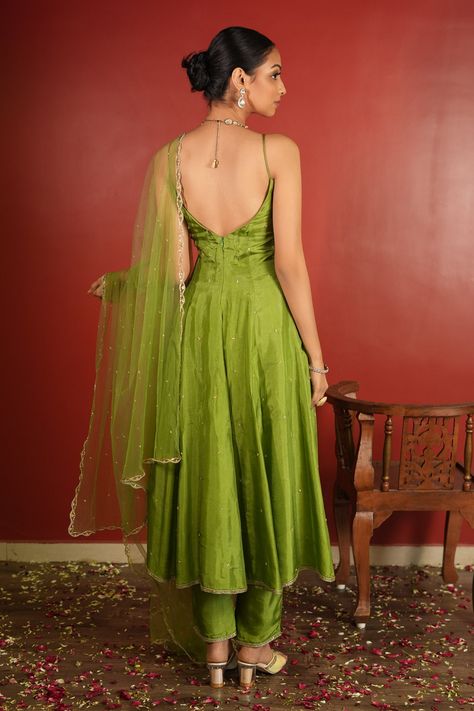 Buy Green Upada Silk Hand Embroidered Zardozi Deep Round Neck Panelled Anarkali Set For Women by Enamour By Radha Online at Aza Fashions. Stylish Party Wear Indian Dresses, Backyard California, Beads Hand Embroidery, Ethnic Indian Wear, Indian Bridesmaid Dresses, Stylish Kurtis Design, Simple Kurti Designs, Traditional Indian Dress, Stitching Dresses