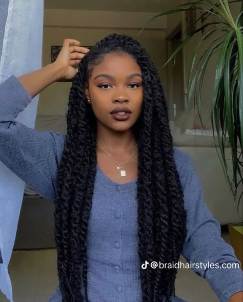 Small Vs Medium Box Braids, Marley Twists 4c Hair, Loose Twists Braids, Long Chunky Twists, Jamaican Braids Hairstyles, Marley Box Braids, Box Braids With Marley Hair, Long Marley Twists Medium, Long Twist Hairstyles For Black Women