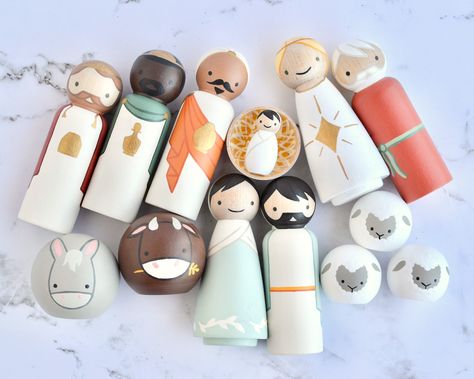 Peg Doll Nativity, Nativity Peg Doll, Wooden Toy Shop, Diy Nativity, Wood Peg Dolls, Nativity Sets, Peg People, Peg Doll, Christmas Mantels