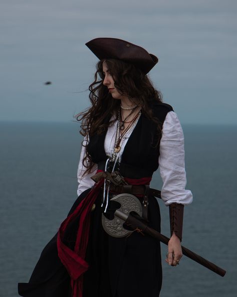 Pirate outfit pirate outfit pirate outfit Pirate Reference Photo, Pirate Formal Wear, Lesbian Pirate Costume, Female Pirate Dress, Renfaire Pirate Women, Undead Pirate Costume, Pirates Outfit Ideas, Pirate Female Aesthetic, Feminine Pirate Outfit