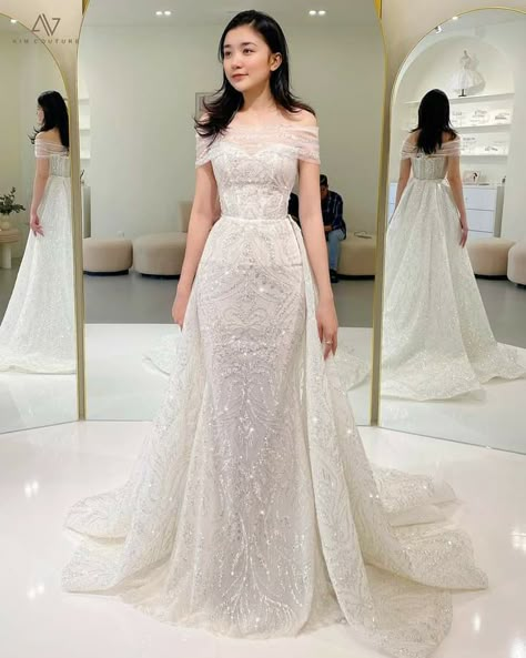 Wedding Dresses Korean Style, Wedding Gown For Short Bride, Korean Bride Dress, Korean Wedding Dress Simple, Modern Vintage Wedding Dress, Wedding Dress Korean Style, Korean Wedding Gown, Korean Wedding Dresses, Wedding Dress Korean