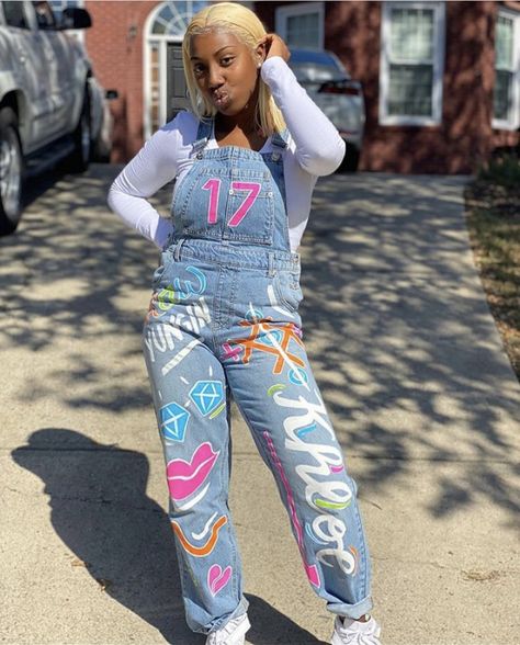 Clothing For Black Women, Birthday Overalls, Goo Lagoon, 90s Overalls, Overalls 90s, Overalls Black, Denim Diy Clothes, 18th Birthday Outfit, My 18th Birthday