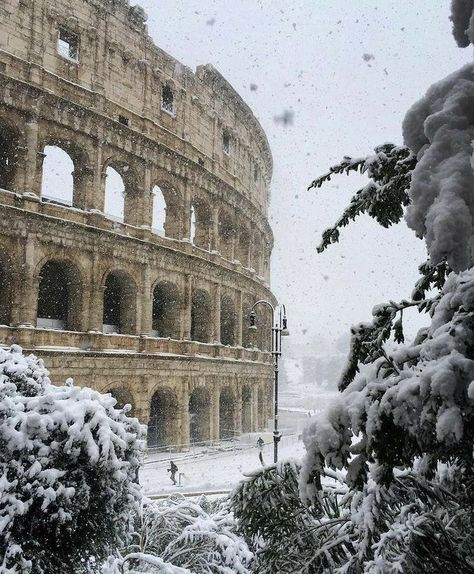 Winter In Italy, Euro Winter, Italy Winter, European Winter, Christmas In Italy, Europe Winter, Italy Aesthetic, Italy Trip, Europe Trip