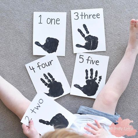 DIY Handprint Counting Flashcards for Toddlers & Preschoolers! ✋🏼 Here's some simple Flashcards Miss2 & I made last week. She enjoyed… Flashcards For Toddlers, Teaching Toddlers, Daycare Activities, Numbers Preschool, Cognitive Development, Instagram Diy, Toddler Learning Activities, Play Based Learning, Homeschool Preschool