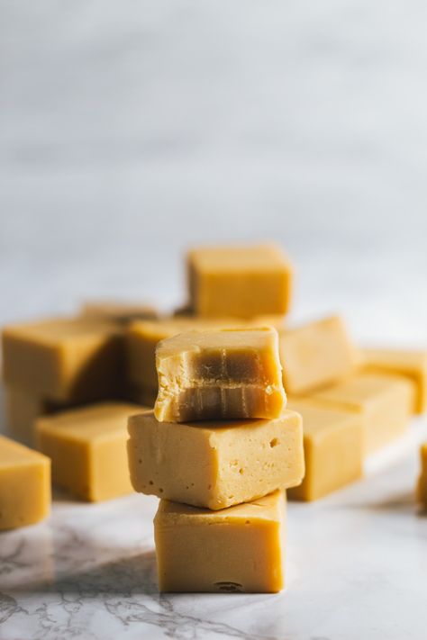 Ready for a flavourful adventure? Our espresso fudge is bound to be a hit! Fall for the velvety texture and rich taste of coffee and fudge fusion. Surprise yourself with how easy this recipe can be! Coffee Fudge Recipes, Espresso Fudge, Easy Espresso, Coffee Fudge, How To Make Fudge, Burnt Sugar, Dessert Recipies, Espresso Powder, Fudge Recipe