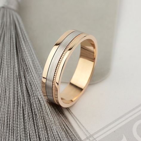 Ring For Men Wedding Gold, Gold And Silver Wedding Band Men, Silver And Gold Mens Wedding Band, Gold And Platinum Engagement Ring, Men Gold Ring Design Unique Modern, Men Platinum Ring, Two Tone Mens Wedding Band, Groom Wedding Band Gold, Grooms Ring Wedding