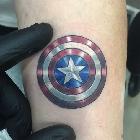 Captain America Tattoos, Captain America Tattoo Ideas, Soulmate Marks, Back Tattoo Female, Captain America Shield Tattoo, Captain America Tattoo, America Tattoo, Shield Tattoo, Globe Tattoos