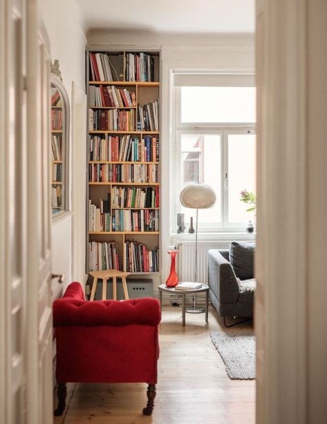 Colorful Scandinavian Interior, Scandinavian Home Interiors, European Interior Design, Living Lounge, Living Rooms Design, Old Apartments, Flat Apartment, Shabby Chic Homes, Interior Deco