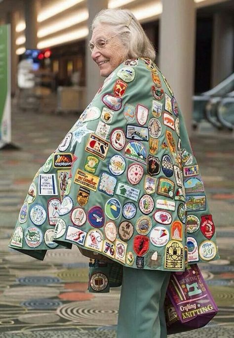 Scout Summer Camp, Girl Scouts History, Camp Director, Waltham Massachusetts, Patches Display, Girl Scout Patches, Patch Ideas, Altoid Tin, Troop Leader