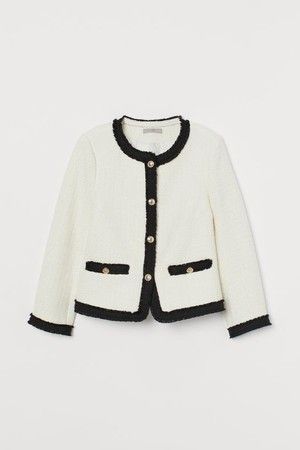 Chanel Inspired outfit from H&M - Aurela - Fashionista Chanel Inspired Outfit, Stile Blair Waldorf, Timeless Fashion Pieces, Chanel Outfit, Chanel Jacket, Chanel Inspired, Boucle Jacket, Fitted Jacket, Wool Blend Jacket