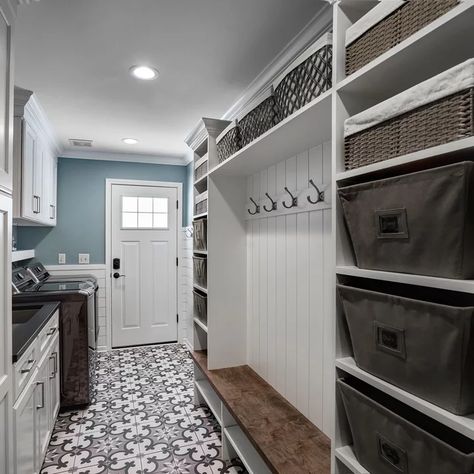 Mud Room Laundry Room Combo, Organization Laundry Room, Contemporary Laundry Room, Laundry Room Decor Ideas, Narrow Laundry Room, Organization Laundry, Laundry Room/mudroom, Garage Mudroom, Custom Laundry Room