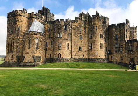 Dunans Castle Scotland, Harry Potter Castle, Warwick Castle England, Dunscaith Castle, Norman Conquest, Norman Castle, Urquhart Castle Scotland, Alnwick Castle, Thirlestane Castle