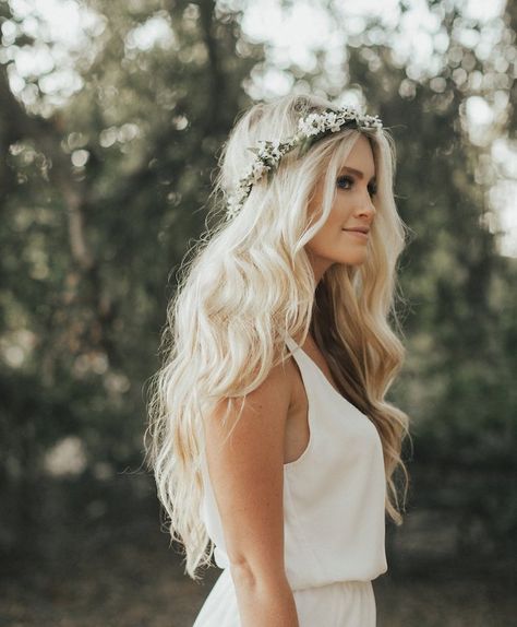 Beach Wedding Flower Crown, Rustic Bridal Hairstyles, Long Hair With Flower Crown, Summer Wedding Makeup, Amazing Wedding Makeup, Beautiful Wedding Makeup, Best Wedding Makeup, Blonde Wavy Hair, Bridal Flower Crown