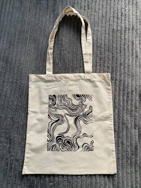 #totebag #bag #reusablebag #totebagpainting #paintestotebag #inspo #aesthetic Tot Bag Painting Ideas Aesthetic, Drawing On Bag, Totebag Aesthetic Design, Tote Bag Design Ideas Aesthetic, Tote Bag Painting Ideas Aesthetic, Totebag Painting Ideas, Aesthetic Tote Bag Design, Tote Bag Inspo, Totebag Aesthetic