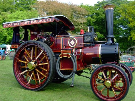 Steam Tractor, Steampunk Aesthetic, Traction Engine, Antique Trucks, Antique Tractors, Bible Study Lessons, Old Tractors, Vintage Tractors, Farm Machinery