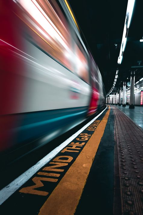 London Commute, Light Trail Photography, London Underground Train, Street Photography Urban, London Street Photography, City Streets Photography, Long Exposure Photos, Line Photography, London Tube