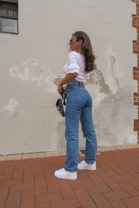 Vintage levis with nike air force ones. Coffee date in @fremantle #isabellagarwood @isabellagarwood #coffee #levis #jeans #blue #denim @levisbrand Outfits To Wear With Air Force Ones, Outfits Air Force One Women, Outfit With Nike Air Force 1, Air Force Ones Outfit Woman, Air Force 1 Outfit Ideas, Air Force 1s Outfit, Outfits With Air Force Ones Fashion, Outfits With Air Forces, Levi Jeans Outfit