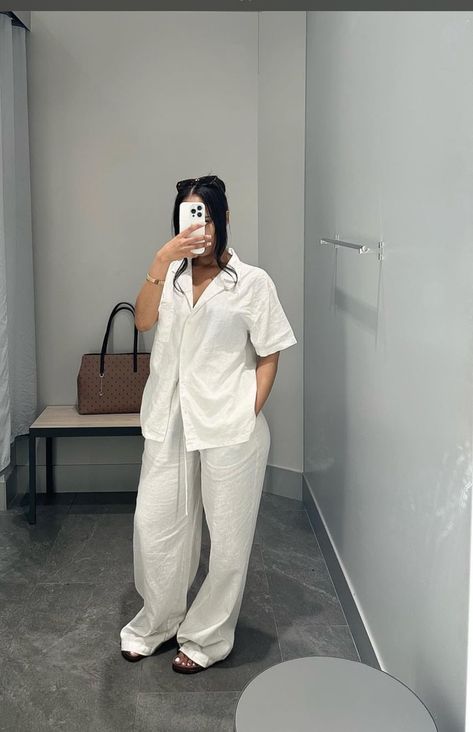 Vacation Fits, Professional Outfit, Dress Skirts, Work Fits, Modest Outfit, Cute Modest Outfits, Look Plus Size, Skandinavian Fashion, Heels Sneakers