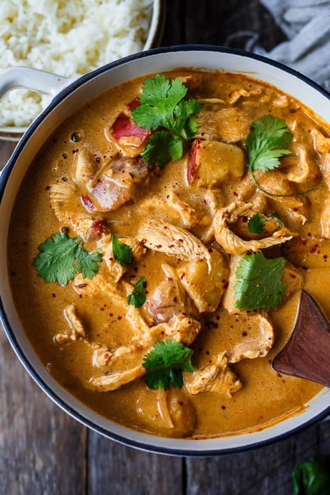 Thai Massaman Curry - Feasting At Home Thai Peanut Curry Chicken, Spicy Thai Soup, Massaman Curry Recipe, Healthy Curry Recipes, Thai Massaman Curry, Easy Thai Recipes, 2025 Recipes, Thai Curry Recipes, Feasting At Home