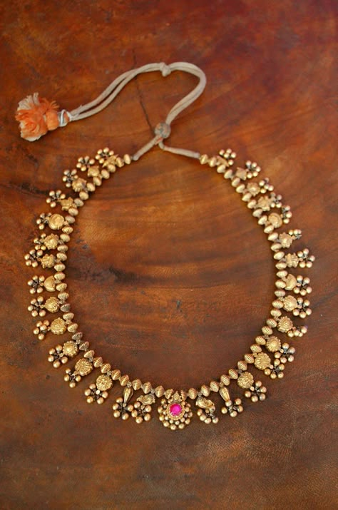 Marathi Jewellery, Rajasthan Jewellery, Pendal Set, Kolhapuri Saaj, Necklace With Charms, Antique Necklaces Design, Antique Gold Jewelry Indian, Gold Mangalsutra Designs, Gold Jewelry Simple Necklace